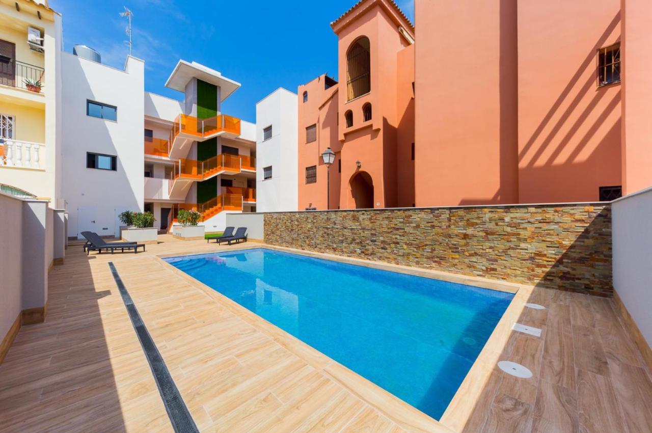 Beach And Рool Torrevieja Exterior foto